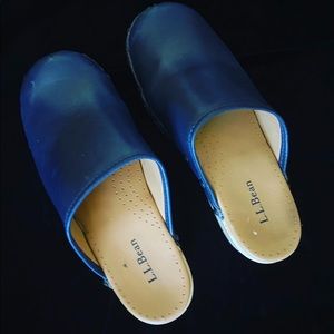 Women’s L.L. Bean clogs